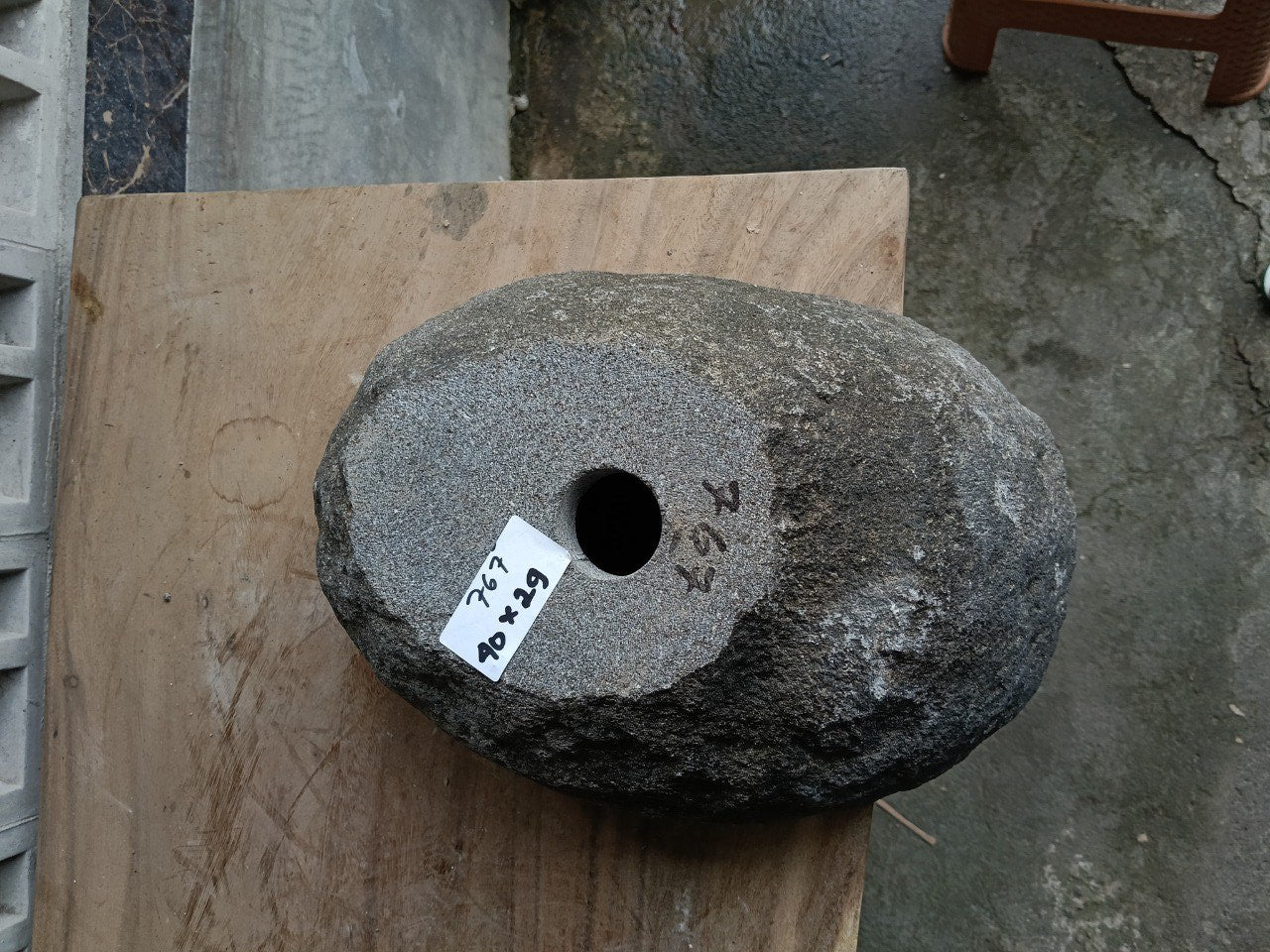 Bottom view of 6767-4029 solid one-piece river rock sink