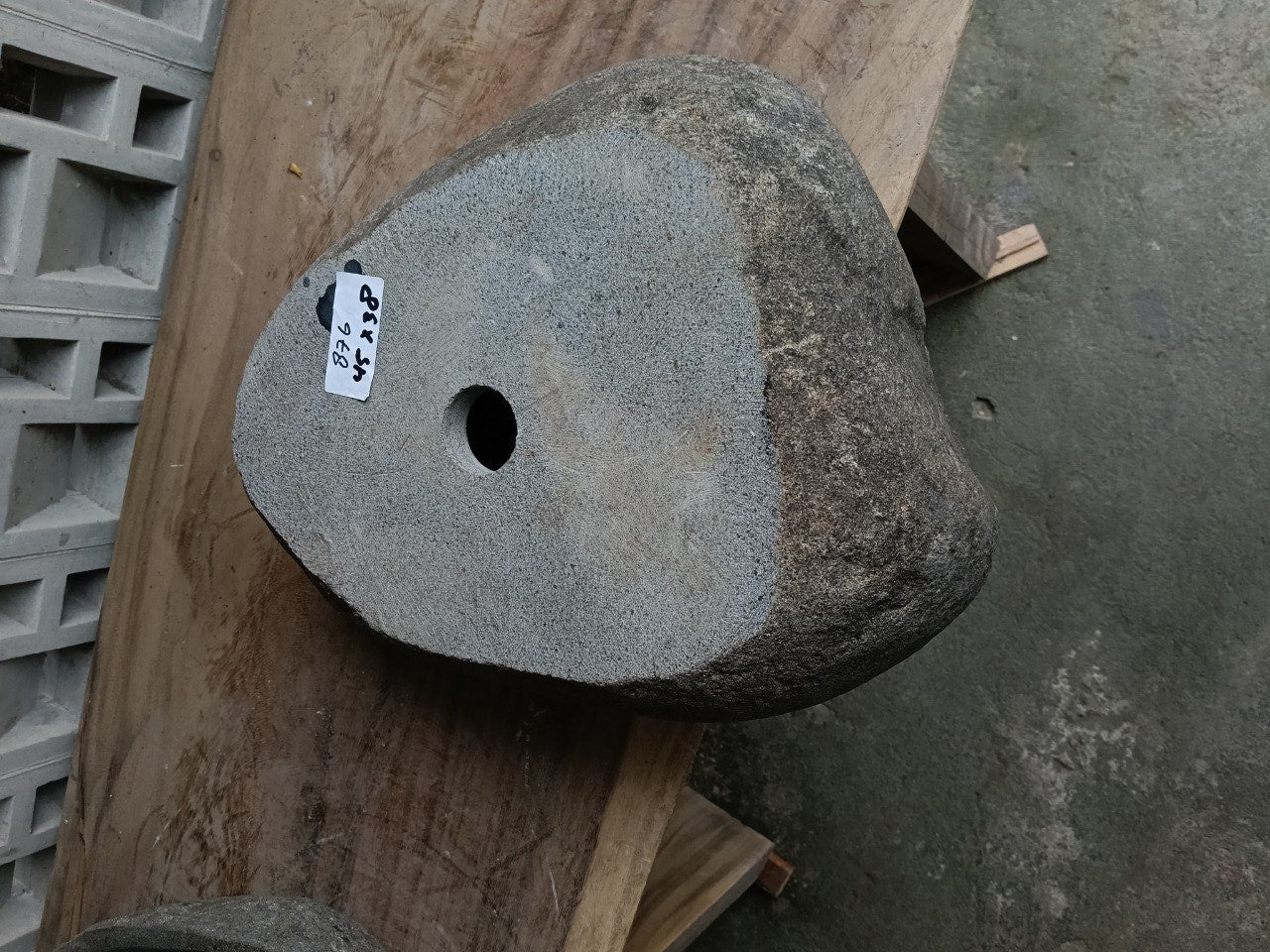 Bottom view of 6876-4538 solid one-piece river rock sink