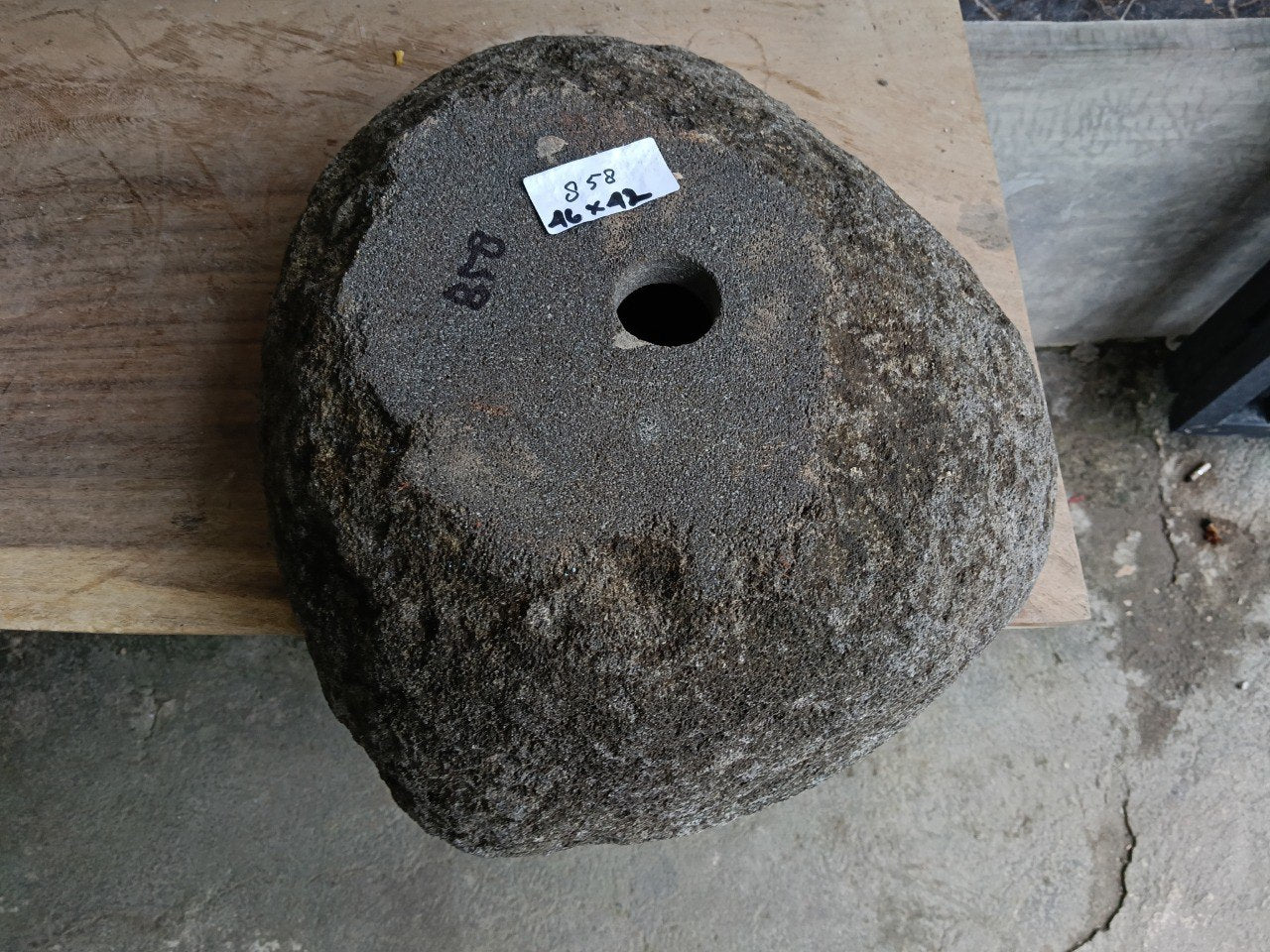 Bottom view of 6858-4642 solid one-piece river rock sink