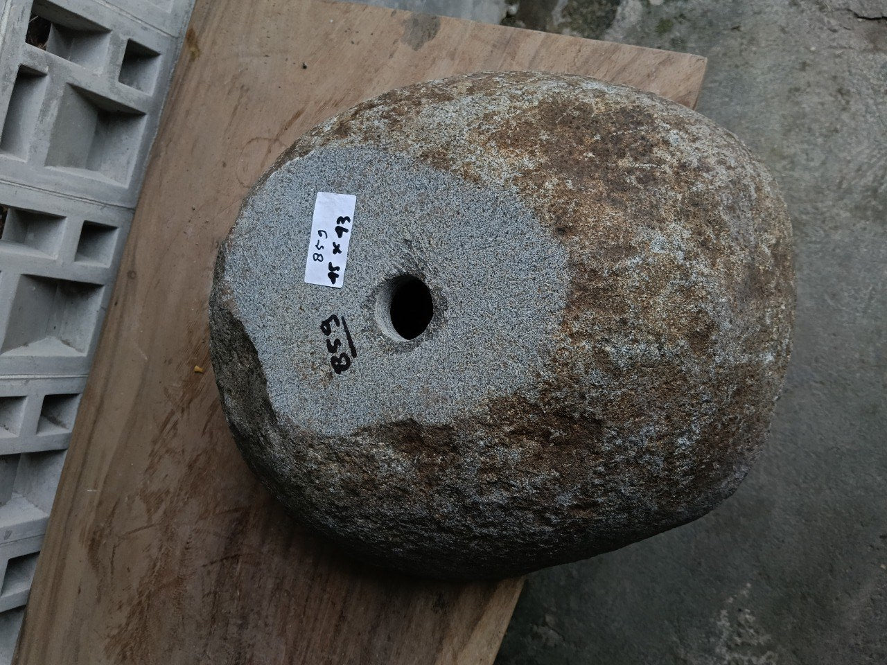 Bottom view of 6859-4543 solid one-piece river rock sink