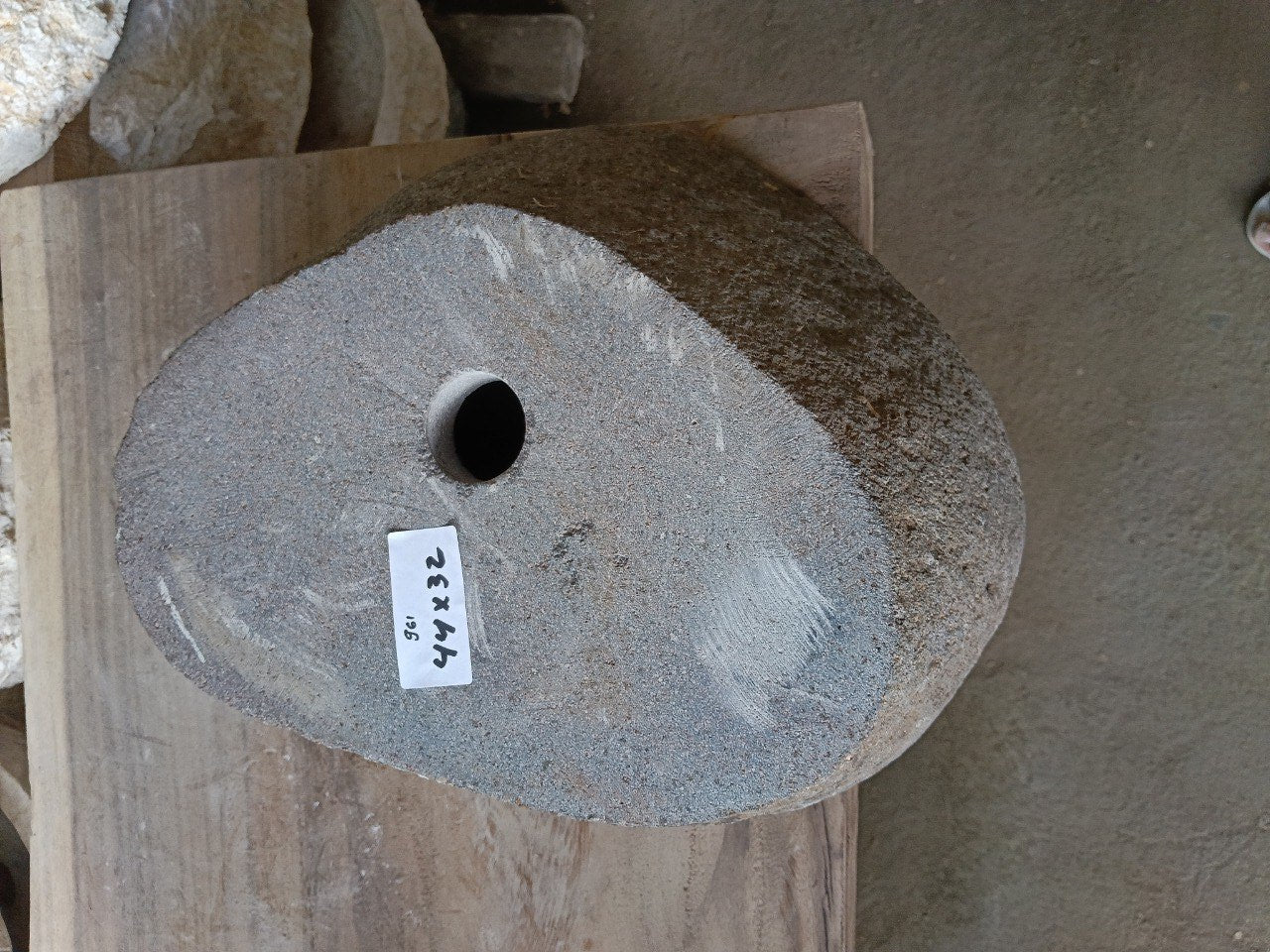 Bottom view of 6961-4432 solid one-piece river rock sink