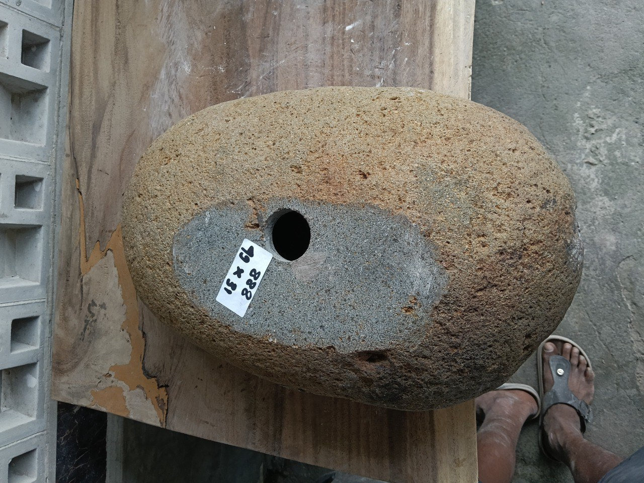 Bottom view of 6888-4931 solid one-piece river rock sink