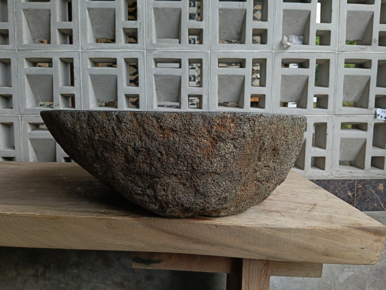 Left side of 6781-5849 organic river stone sink