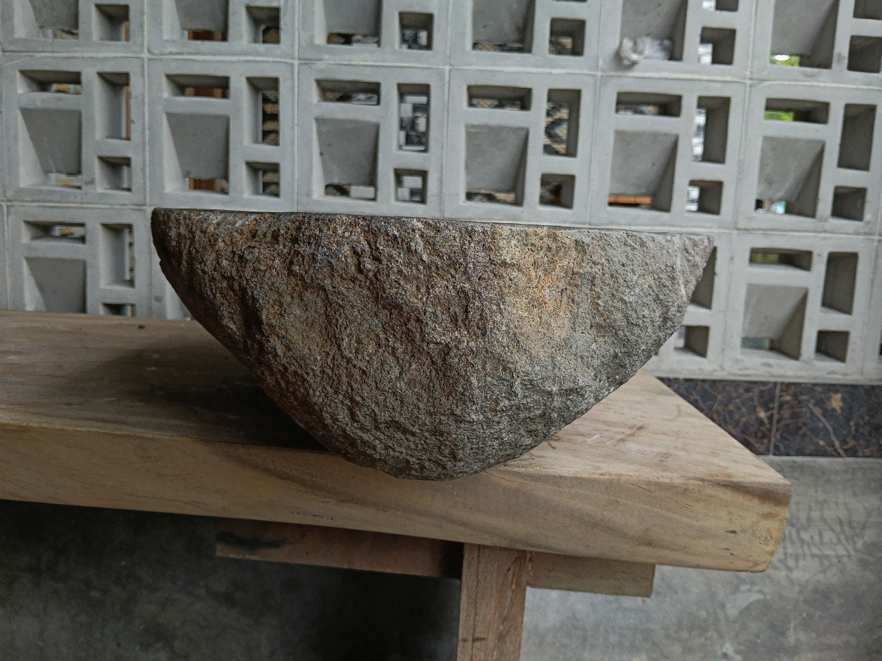 Left side of 6779-5844 organic river stone sink