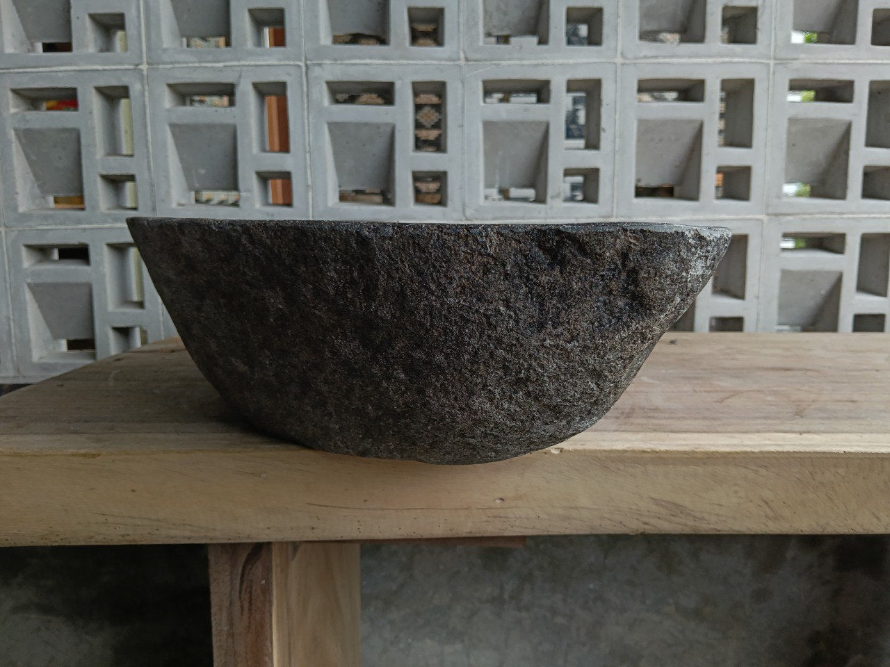 Left side of 6770-5640 organic river stone sink