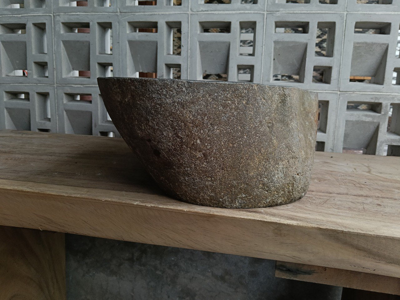 Left side of 6750-5536 organic river stone sink
