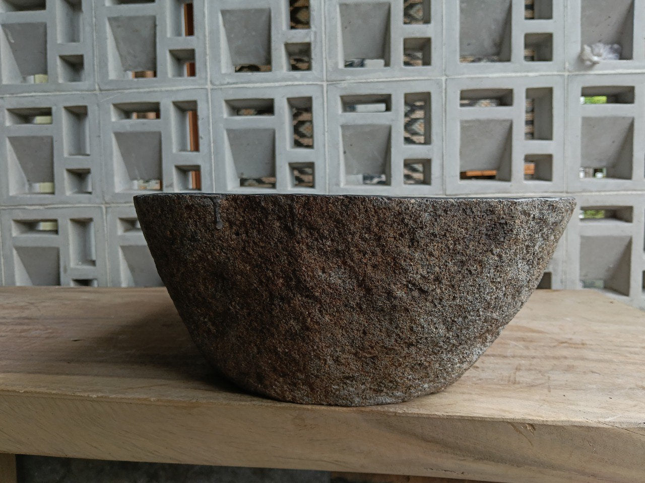 Left side of 6739-6135 oval river stone sink