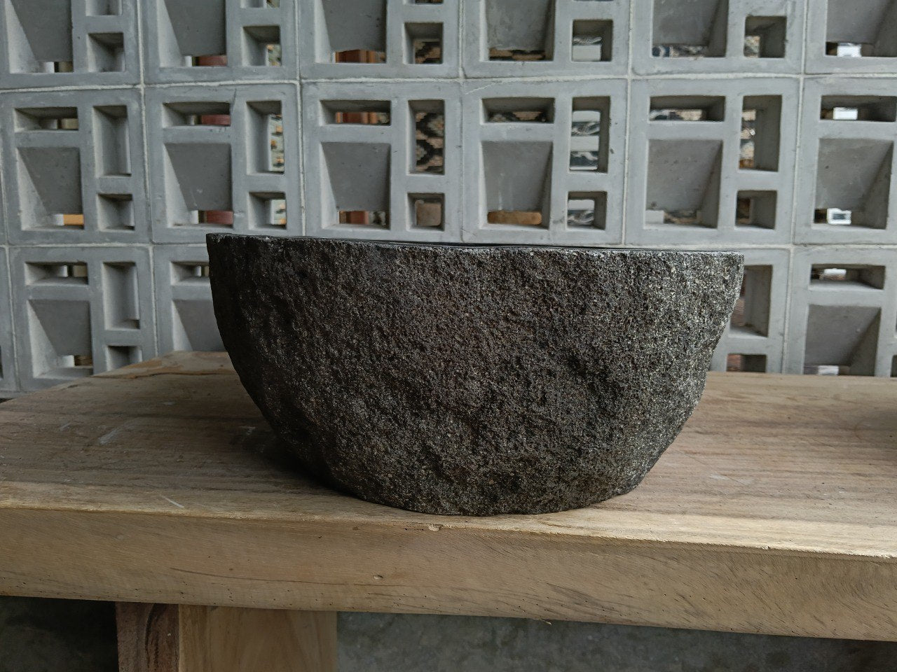 Left side of 6730-5037 organic river stone sink