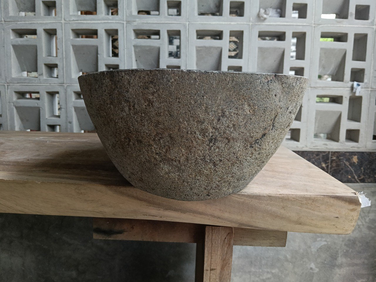 Left side of 6909-5434 oval river stone sink