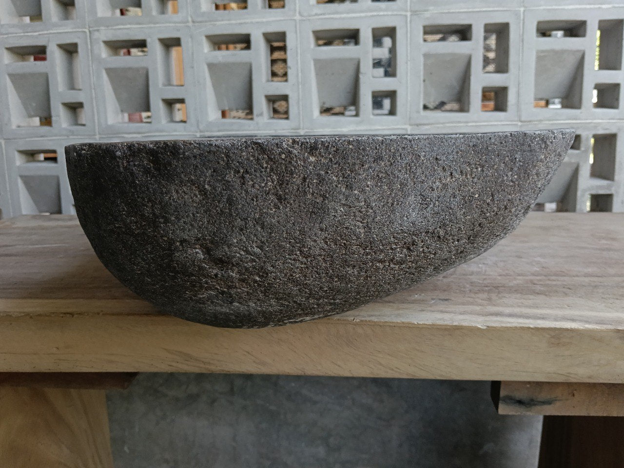 Left side of 6919-5640 organic river stone sink
