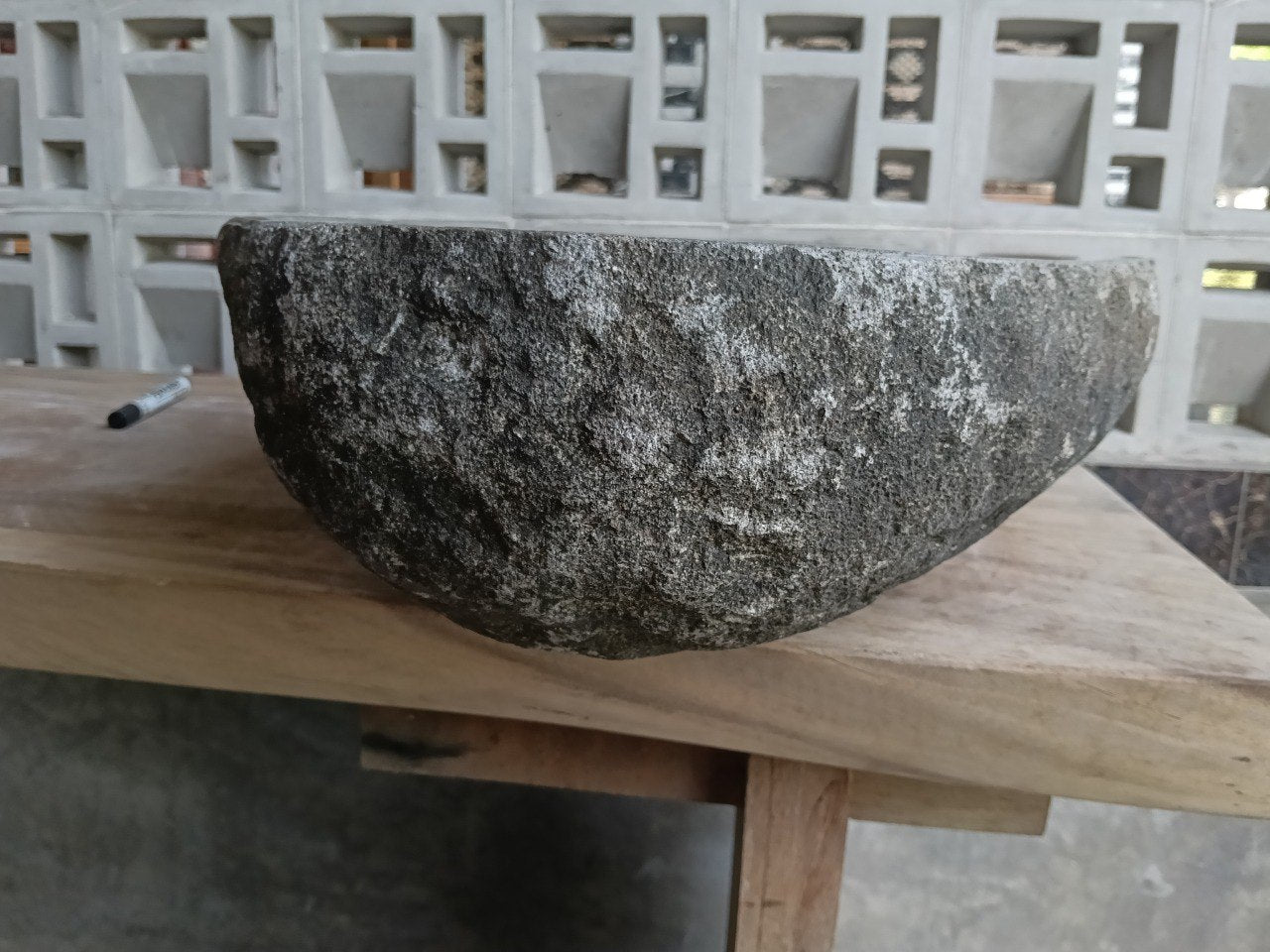 Left side of 6923-5940 oval river stone sink
