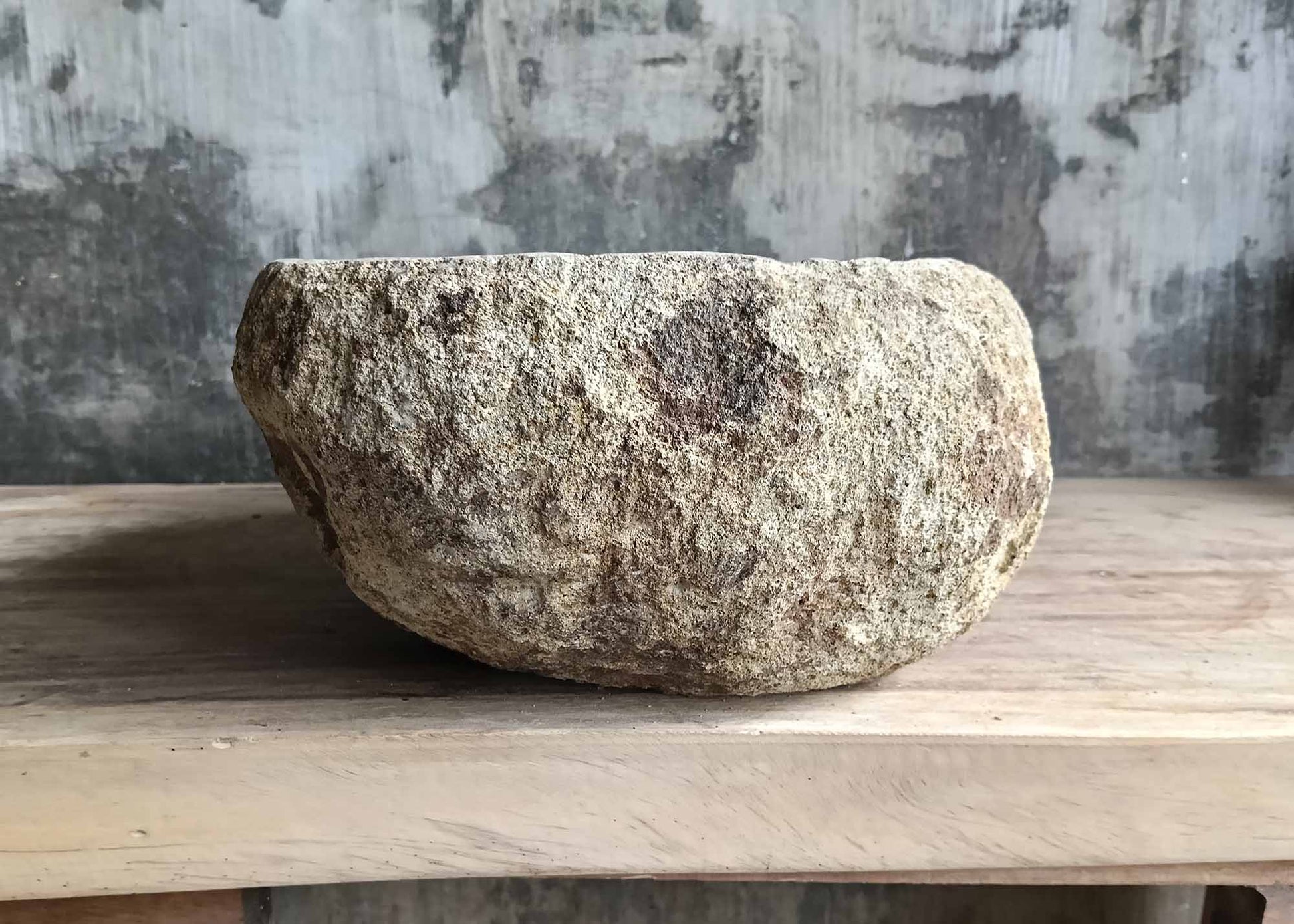 Left side angle of oval basin 6016-4733 in warm sand tone
