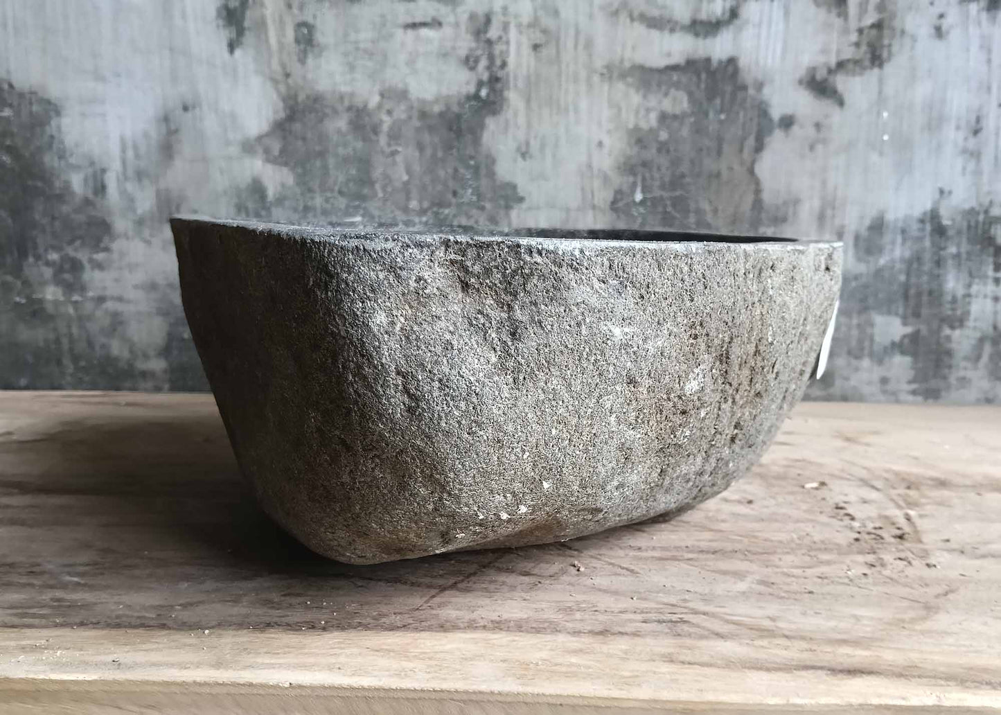 Left angle of river stone basin 6132-4132 with triangular contour
