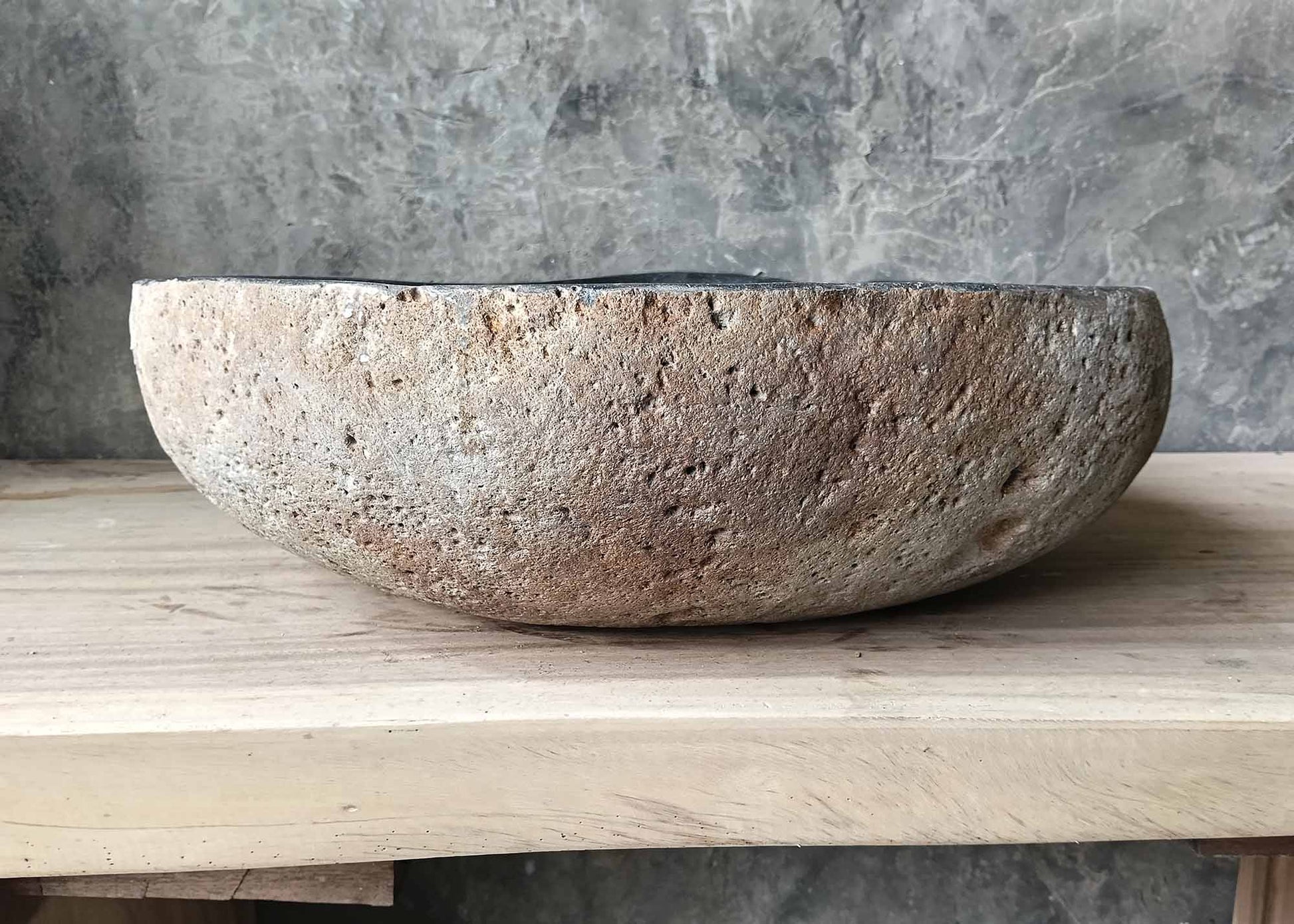 Left angle of black interior stone sink with rough beige outer surface – 6398-5247
