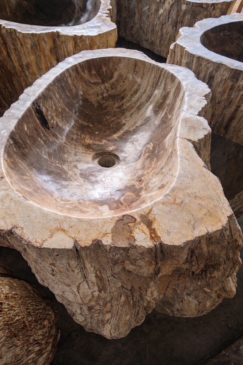 Petrified Wood Pedestal | PW-8056 | 31.5″ × 22.0″ × 36.2″