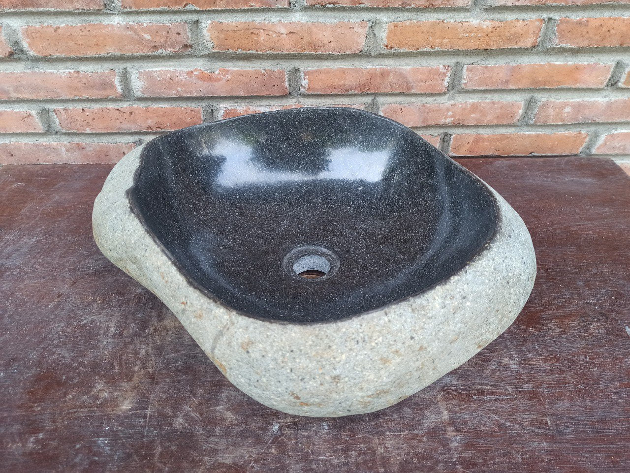 River Stone Sink | 5194-4842 | 19″×16.5″ Triangular Graphite Gray Polished