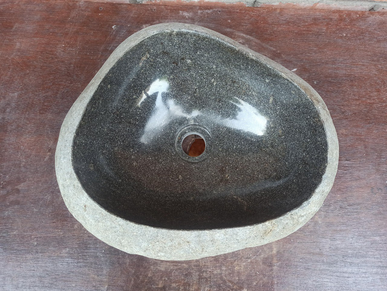 River Stone Sink | 5197-433615 | 17″×14″ Triangular Graphite Gray Polished