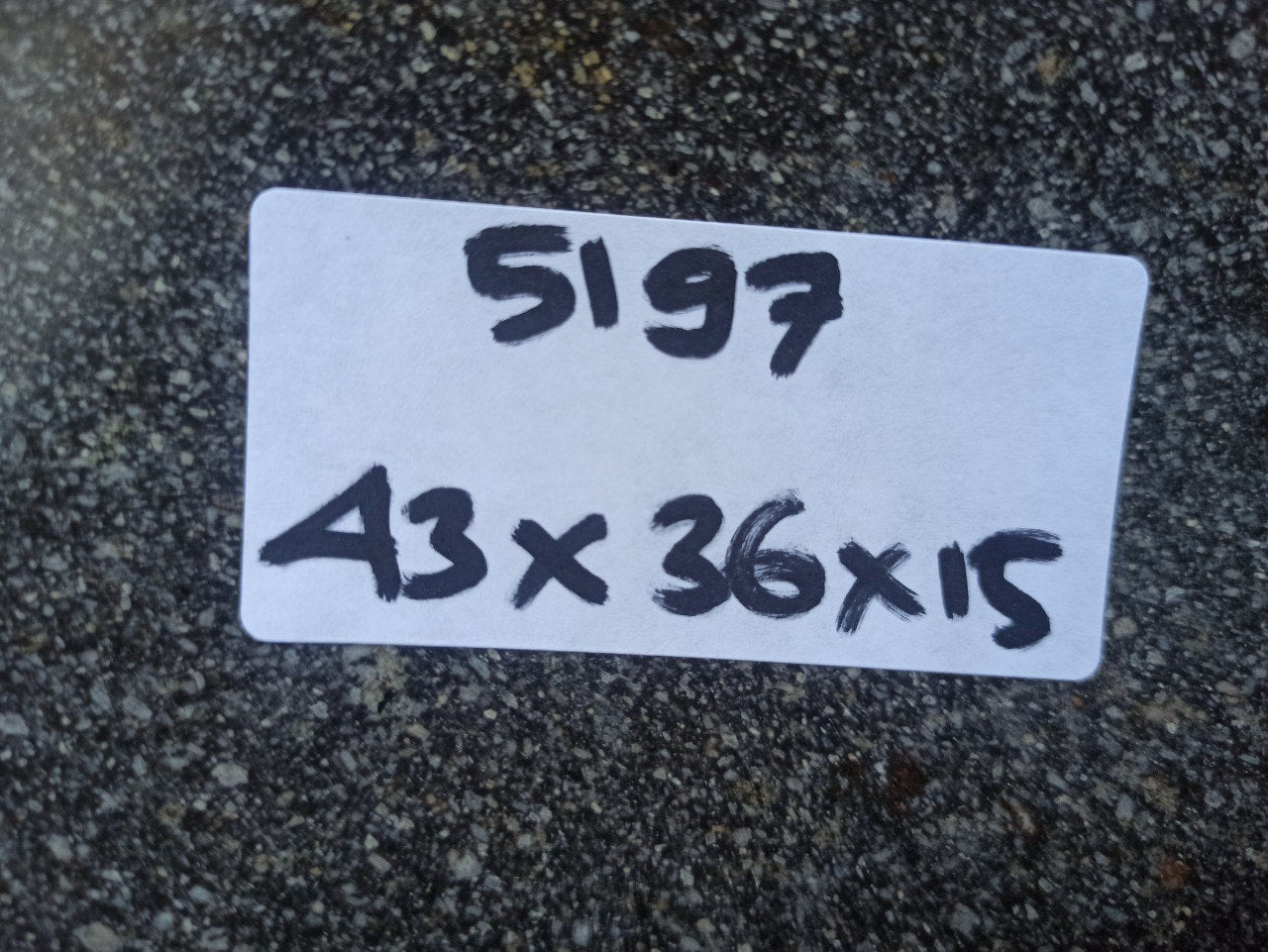 River Stone Sink | 5197-433615 | 17″×14″ Triangular Graphite Gray Polished