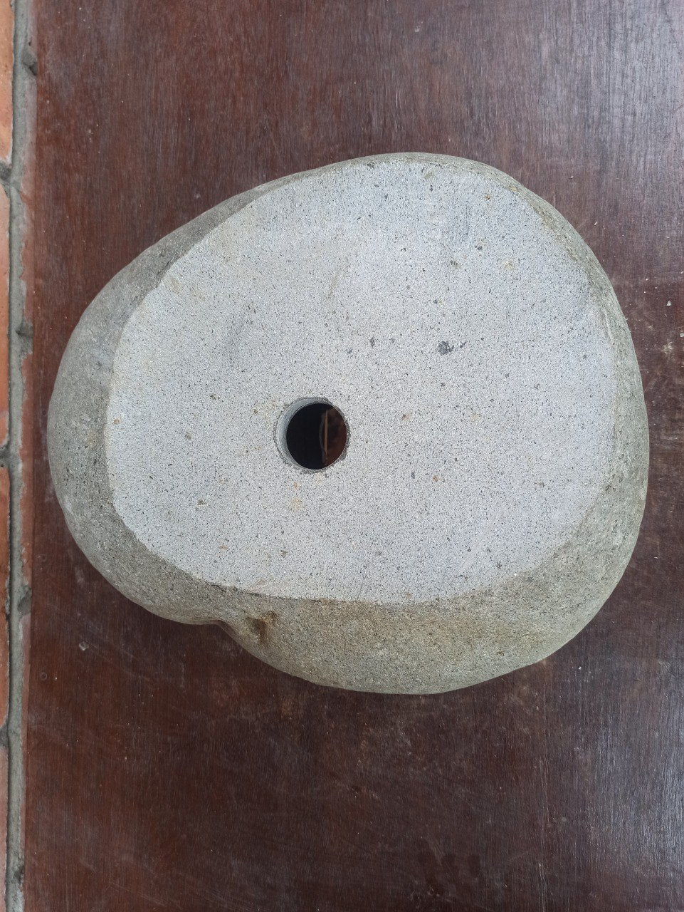 River Stone Sink | 5197-433615 | 17″×14″ Triangular Graphite Gray Polished