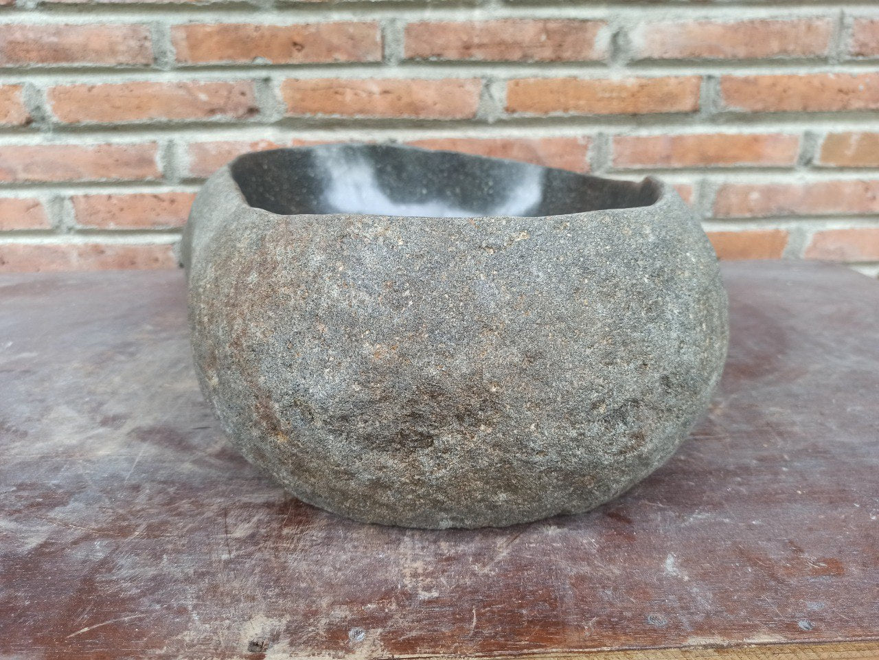 River Stone Sink | 5202-514114 | 20″×16″ Organic Graphite Gray Polished