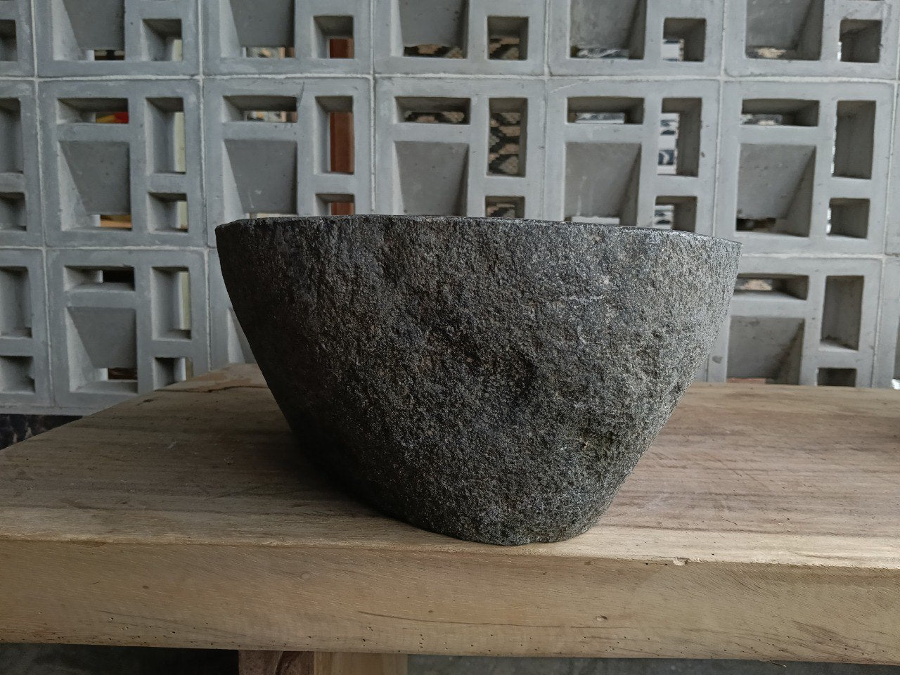 Left side of 6720-4134 river stone vessel sink in gray-brown natural stone
