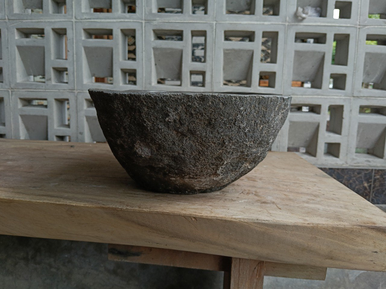 Left side of 6767-4029 river stone vessel sink in gray-brown natural stone
