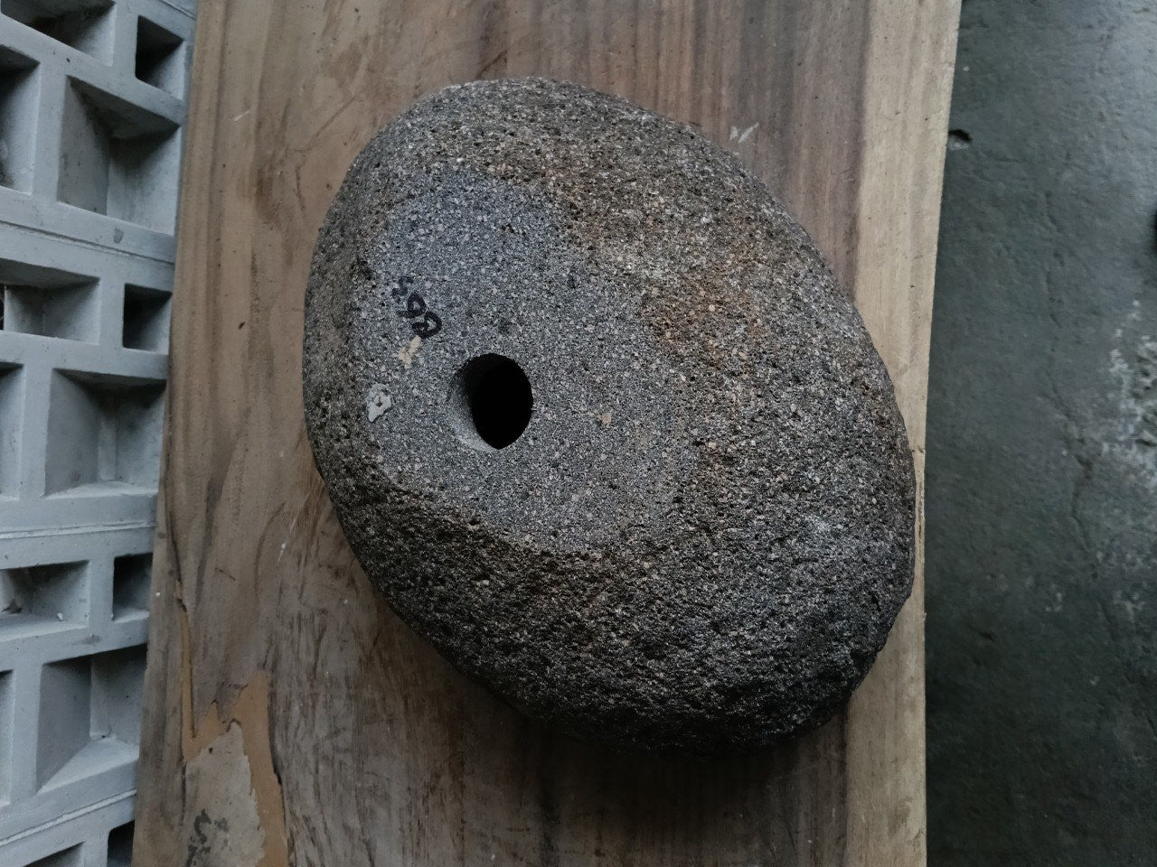 Bottom view of 6863-4029 solid one-piece river rock sink
