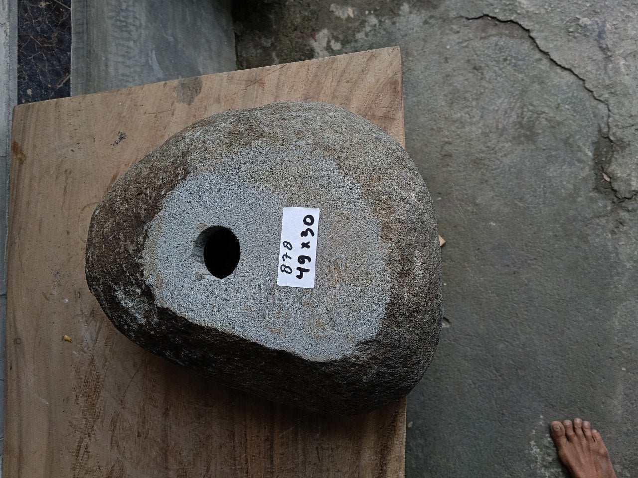 Bottom view of 6878-4930 solid one-piece river rock sink
