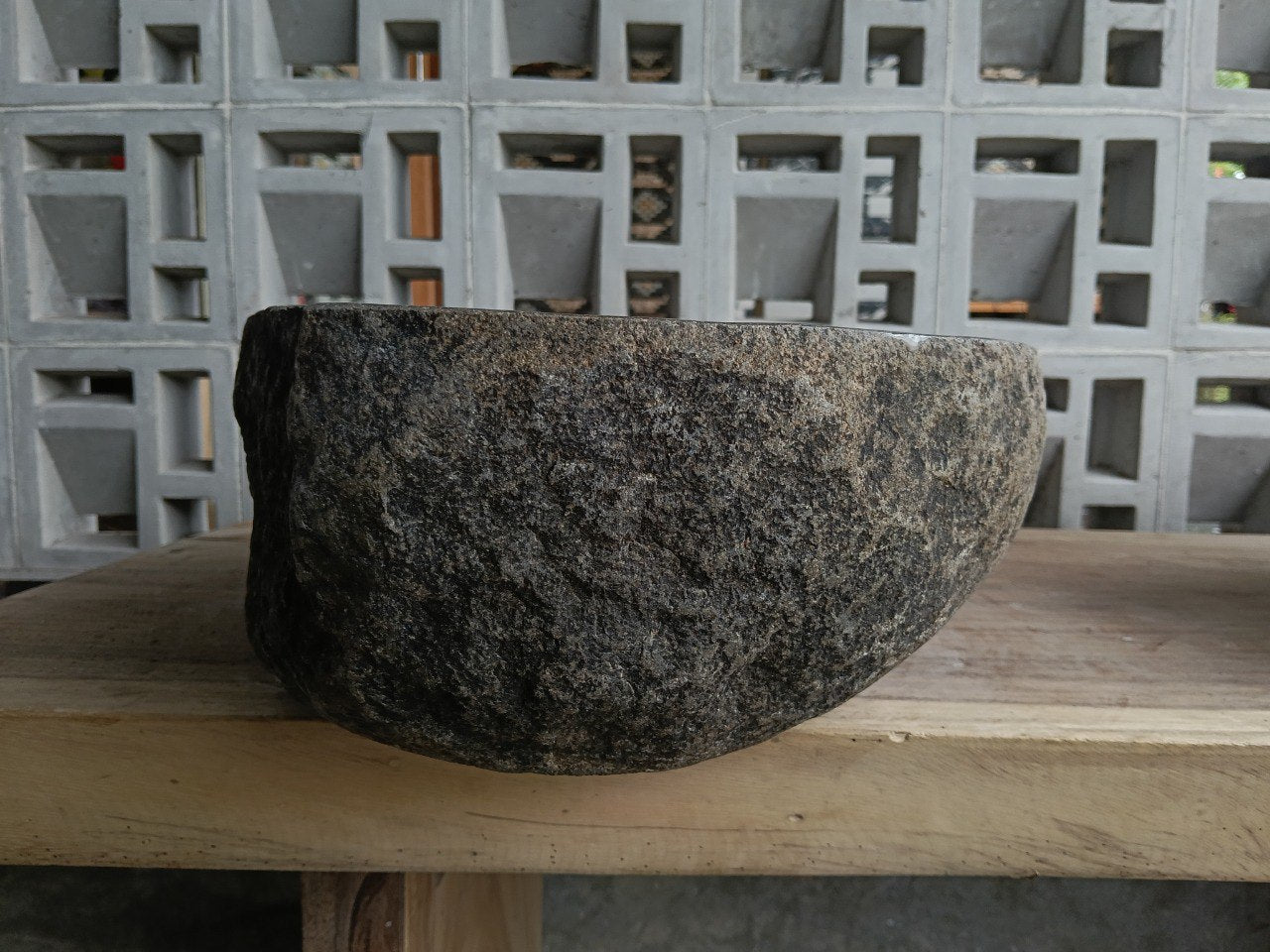 Left side of 6812-4533 oval graphite river stone sink
