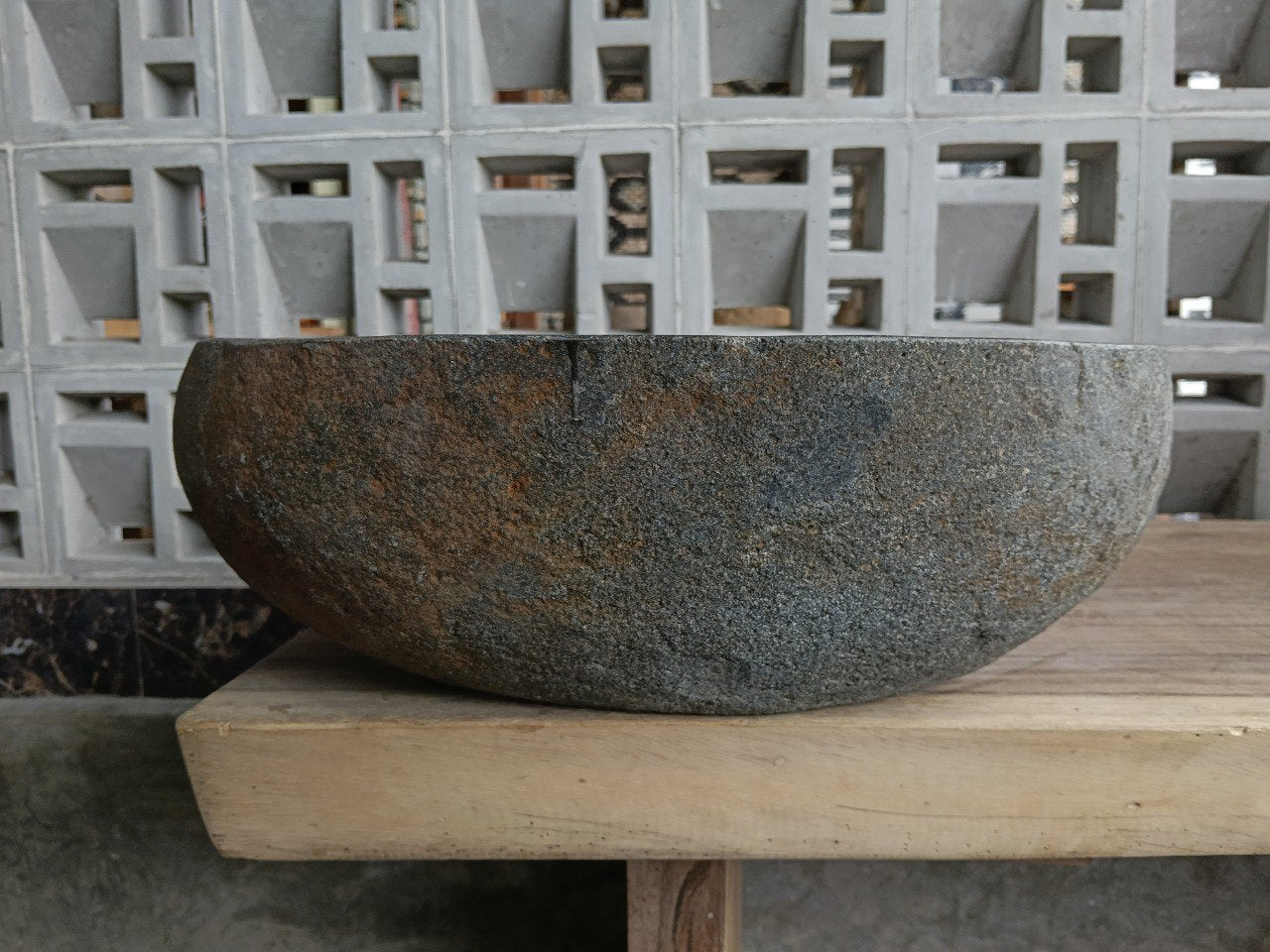 River Stone Sink | 6696-4743 | 19×17″ Oval Graphite Polished/Natural