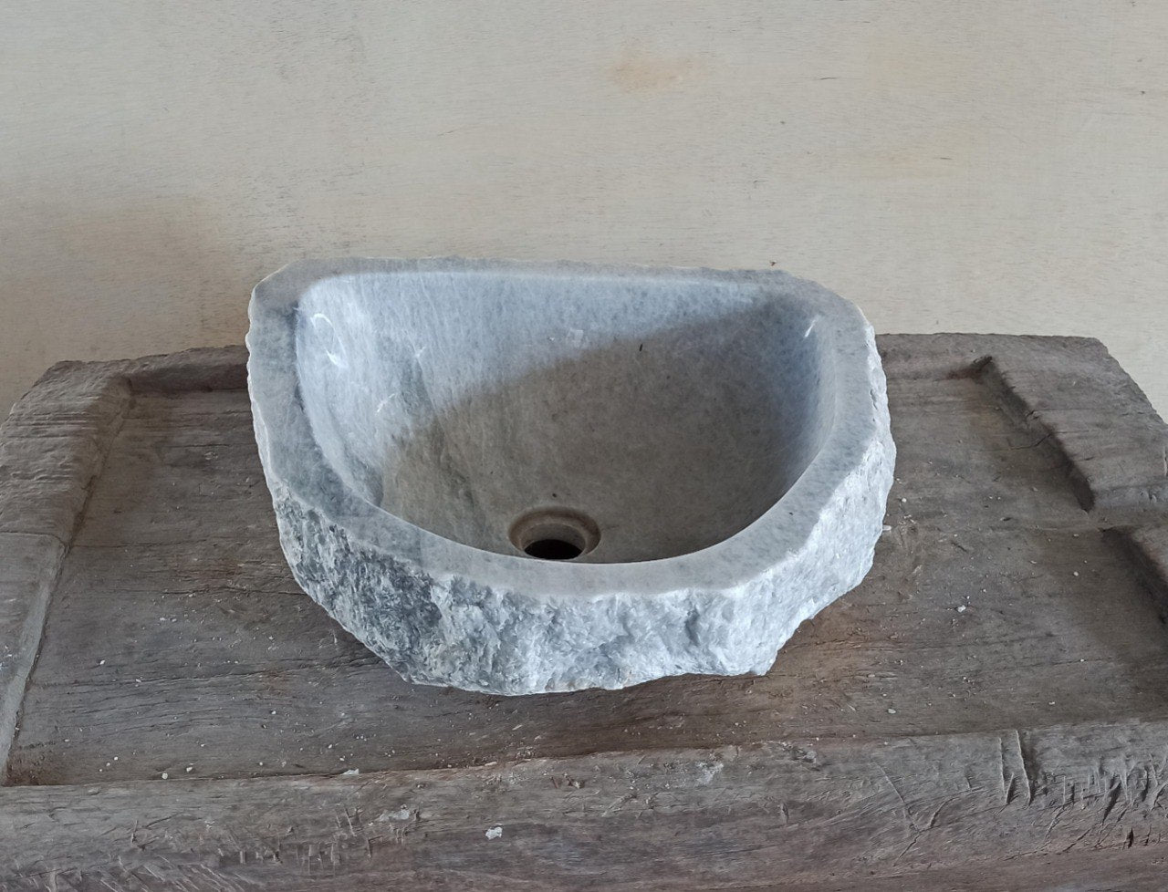 Onyx Stone Sink | 5081-444114 | 17.5″×16″ Triangular Organic Gray Onyx Polished