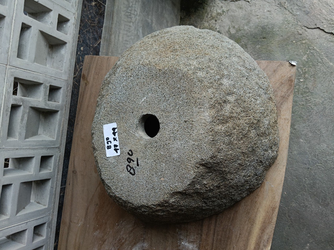 Bottom view of 6890-4744 solid one-piece river rock sink
