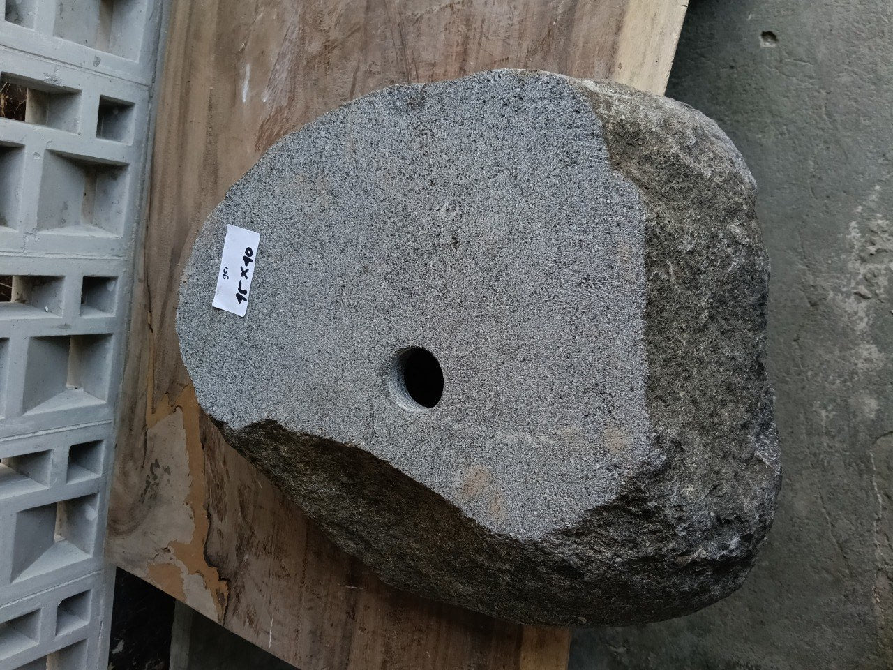 Bottom view of 6951-4540 solid one-piece river rock sink
