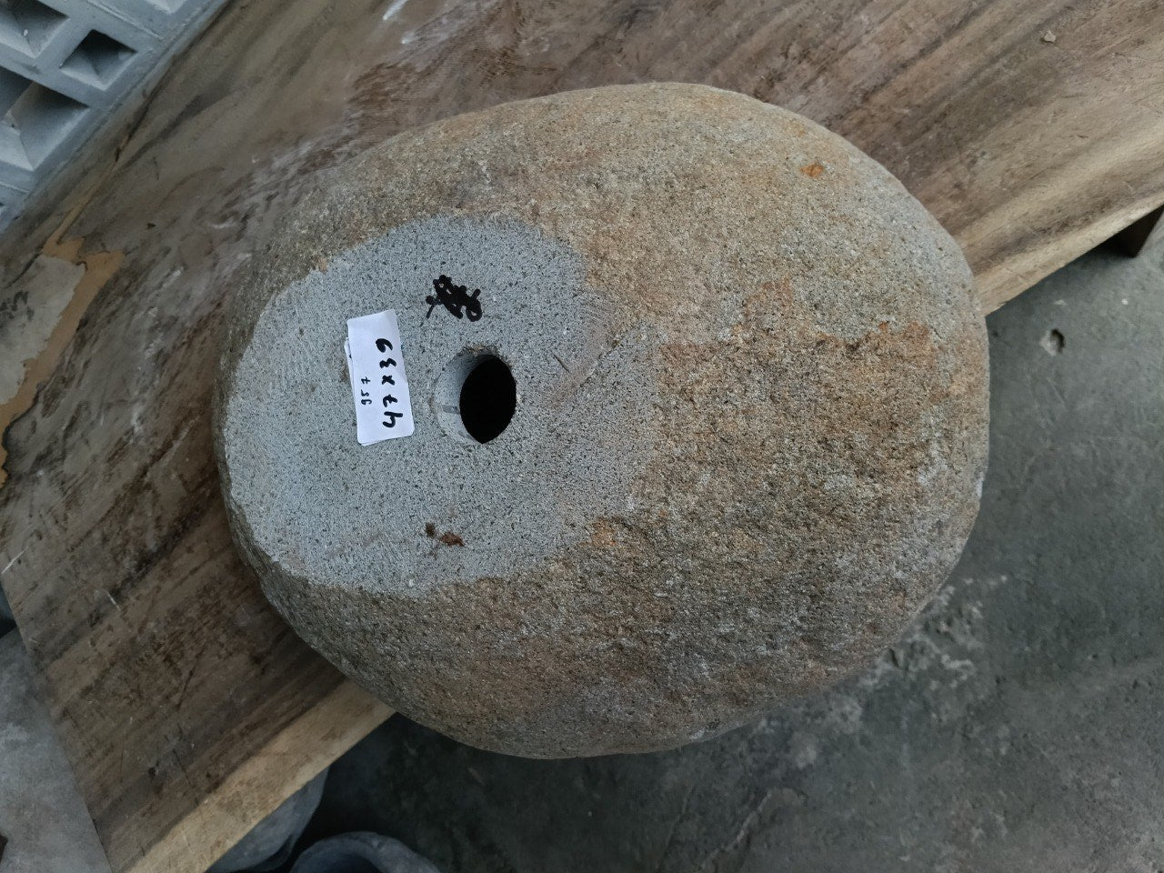 Bottom view of 6957-4739 solid one-piece river rock sink
