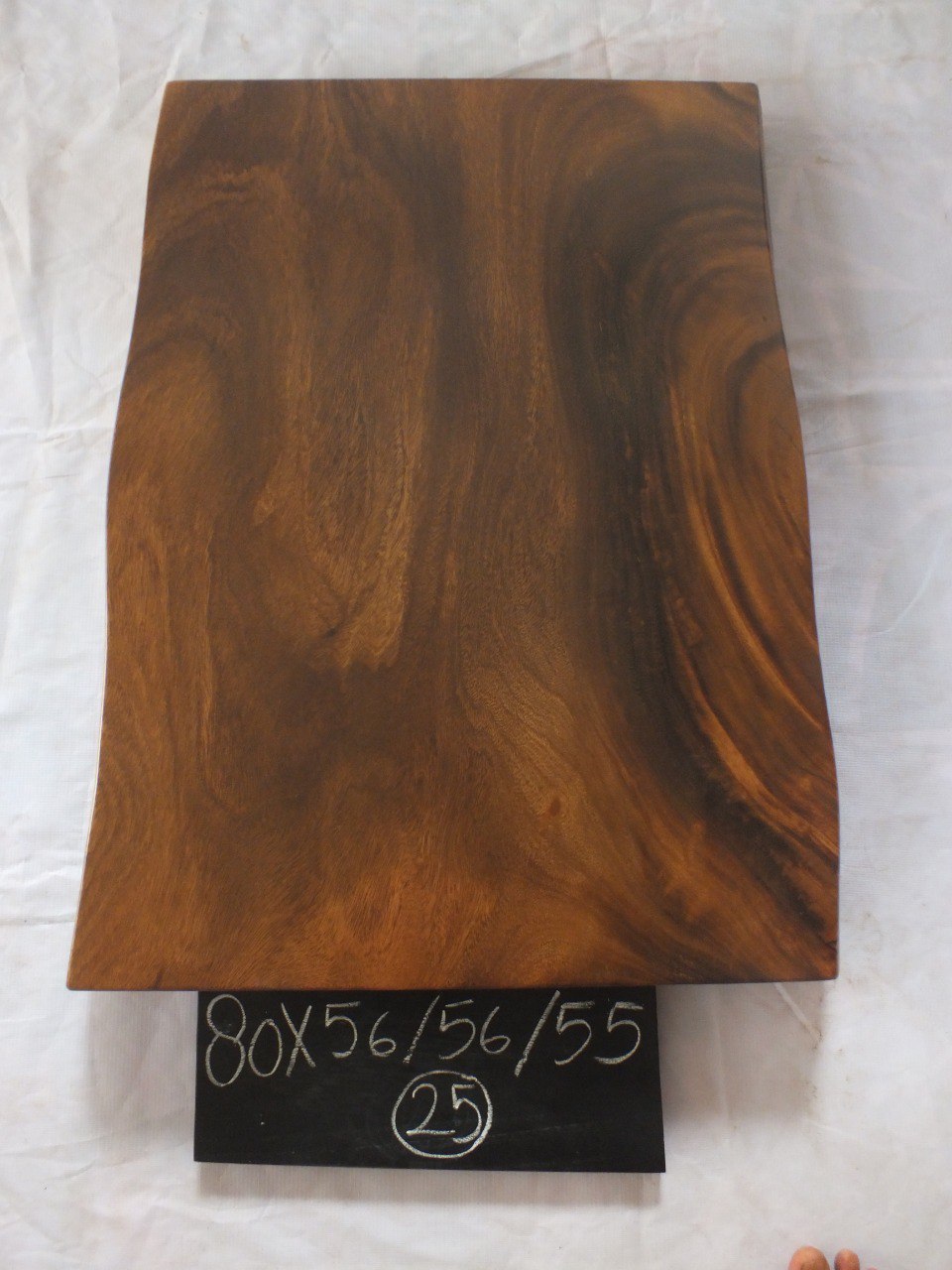 Top view of suar wood slab 0025-565655 with natural live edges and rich brown solid wood grain, single-piece hardwood countertop.
