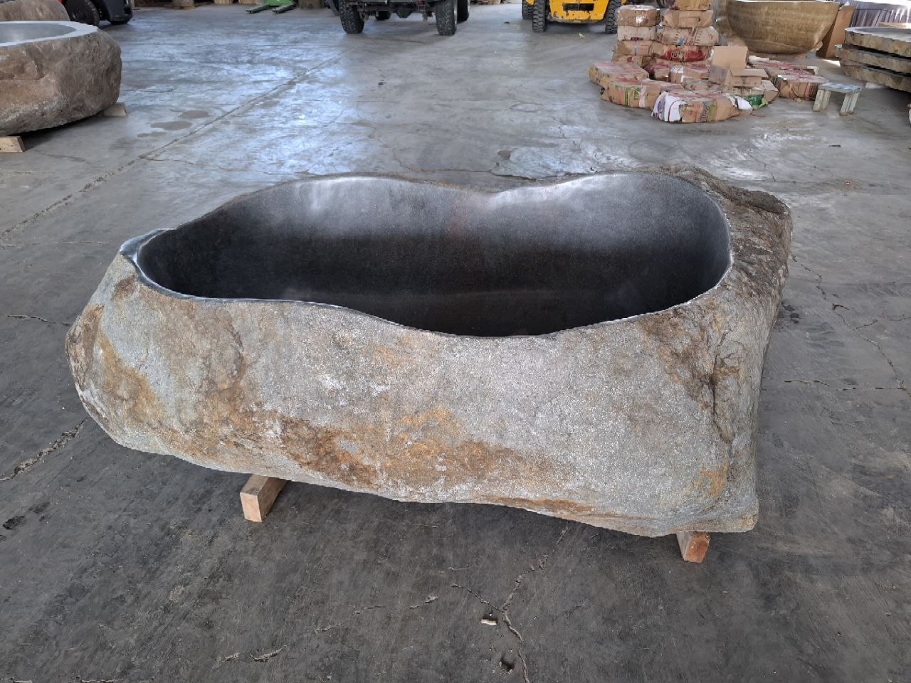 River Stone Bathtub | RSB6904-168.123.67 | 66″×48″×26″ Freestanding Natural