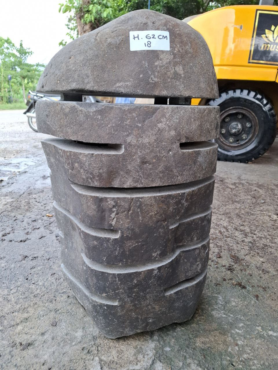 Riverstone Garden Lantern F018