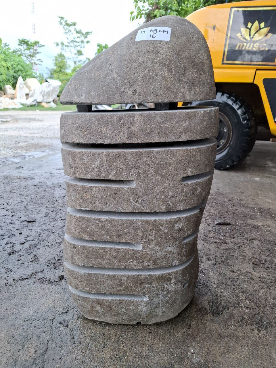 Handcrafted riverstone garden lantern F016 made from solid natural stone, outdoor decorative stone lighting