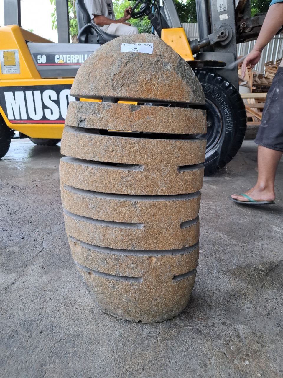 Riverstone Garden Lantern F012