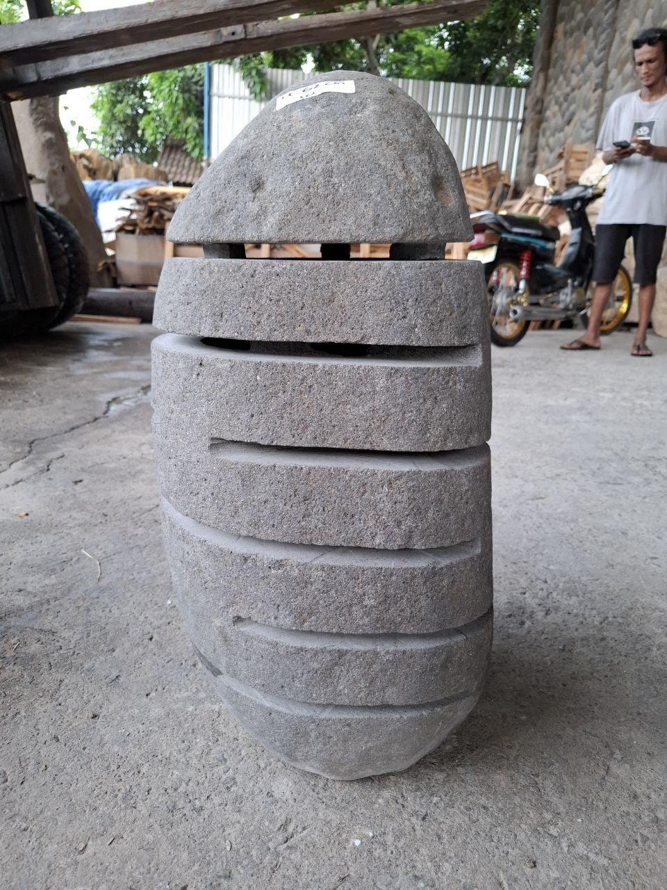 Riverstone Garden Lantern F010