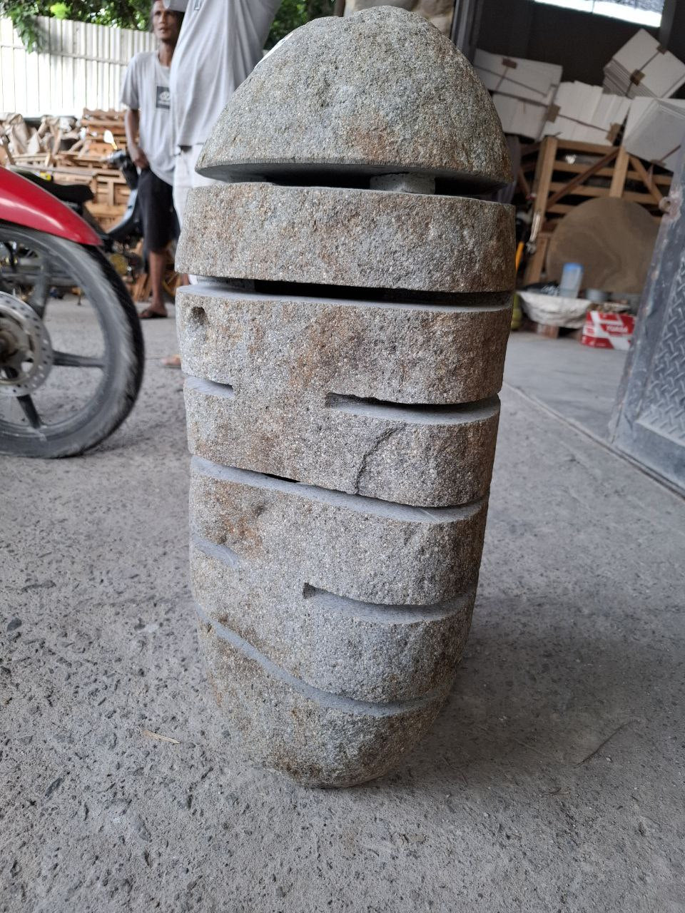 Riverstone Garden Lantern F007