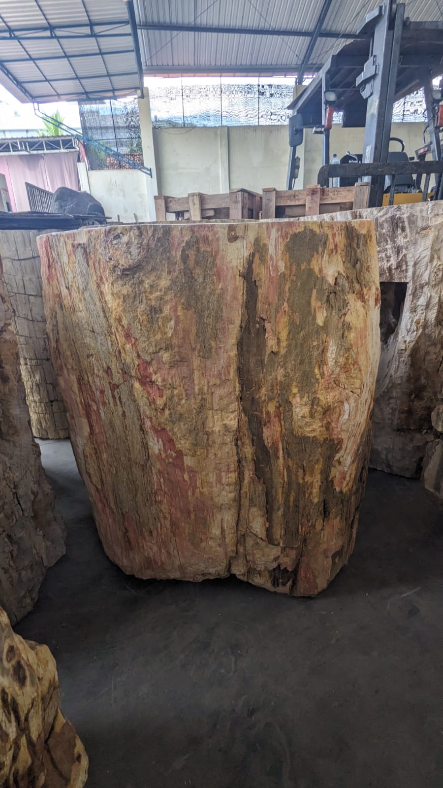 Petrified Wood Sink Pedestal | PW-7358 | 28.7″ × 22.8″ × 33.9″