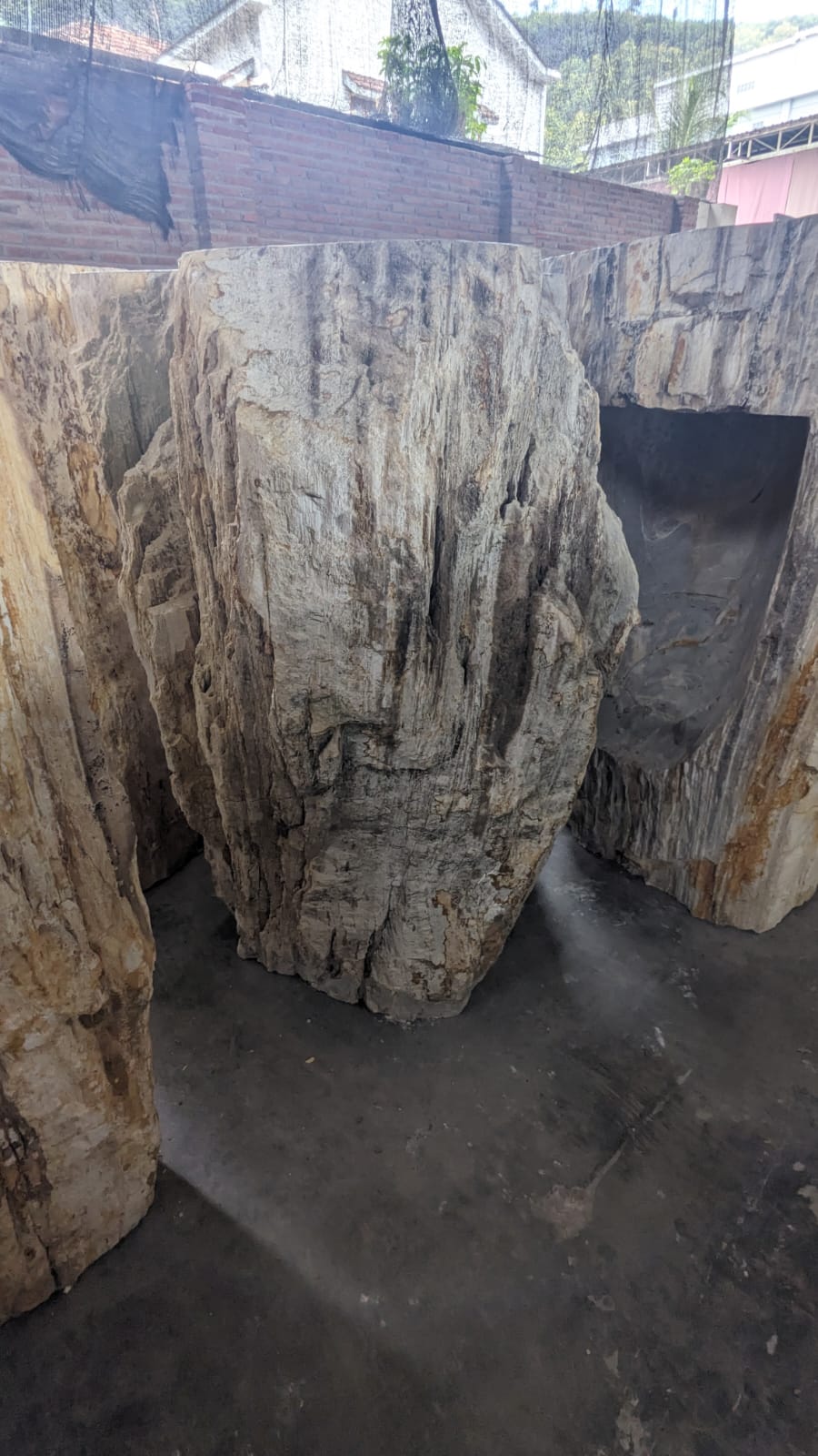 Petrified Wood Sink Pedestal | PW-7657-90 | 29.9″ × 22.4″ × 35.4″